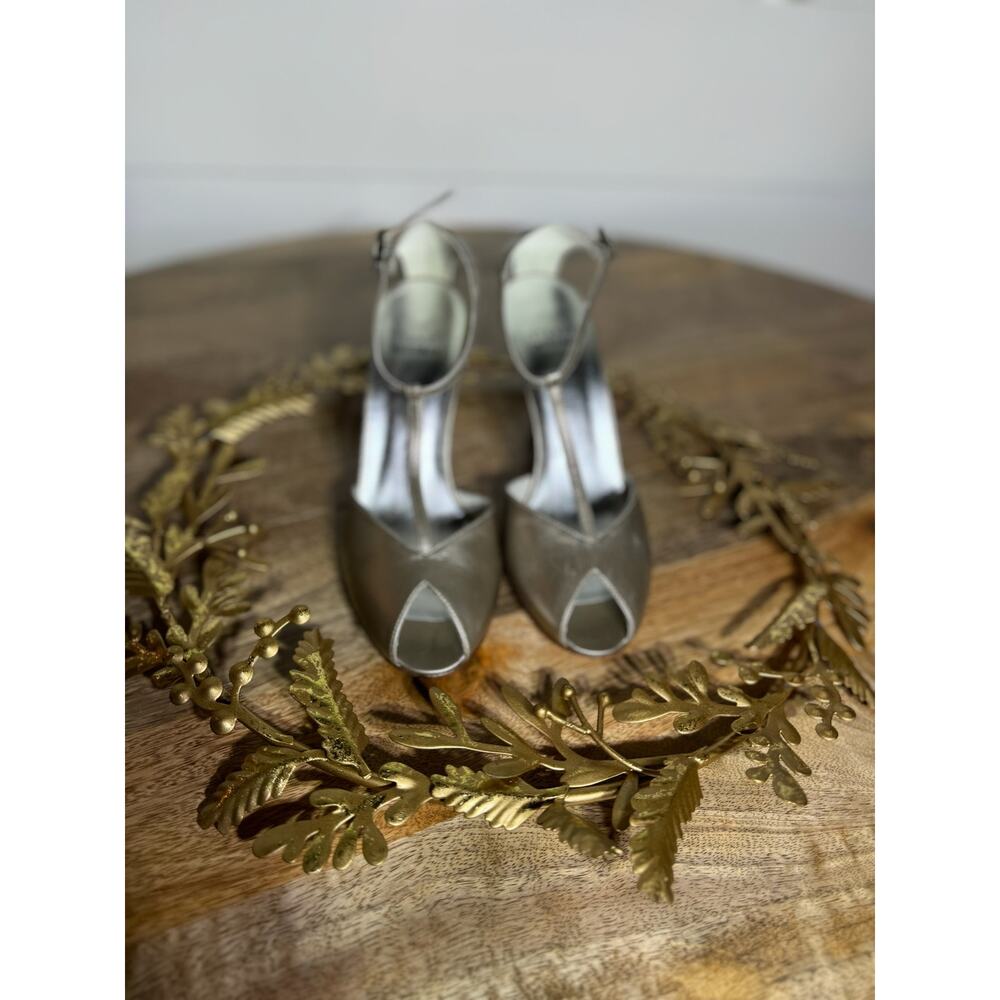 Stuart Weitzman Metallic Gold Peep Toe Heels with Rhinestone Buckle - Size 6.5 - Picture 4 of 16
